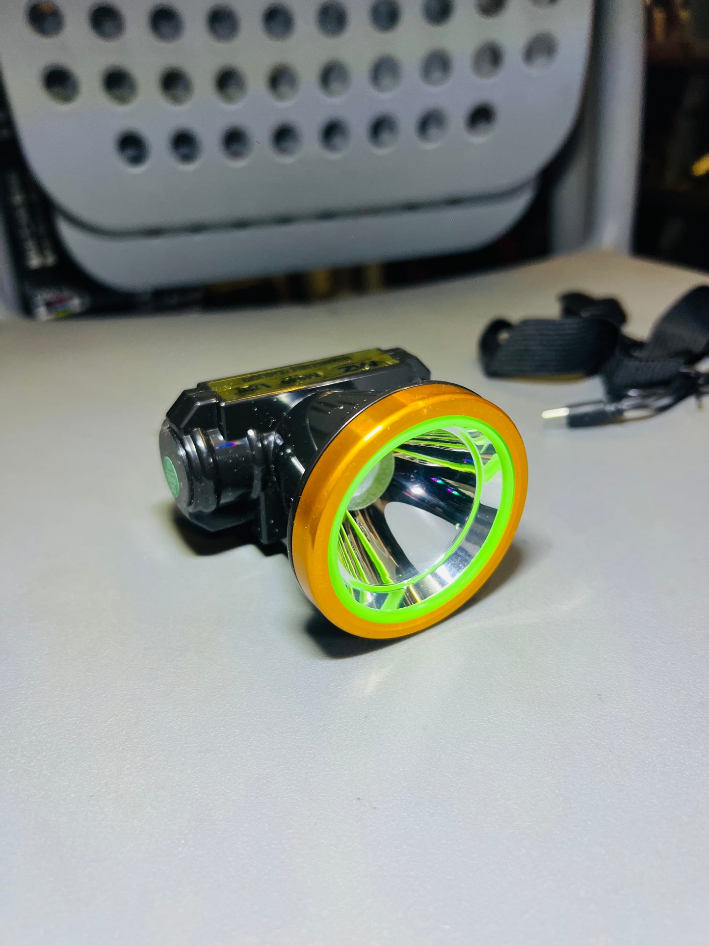Head Torch / हेड टॉर्च