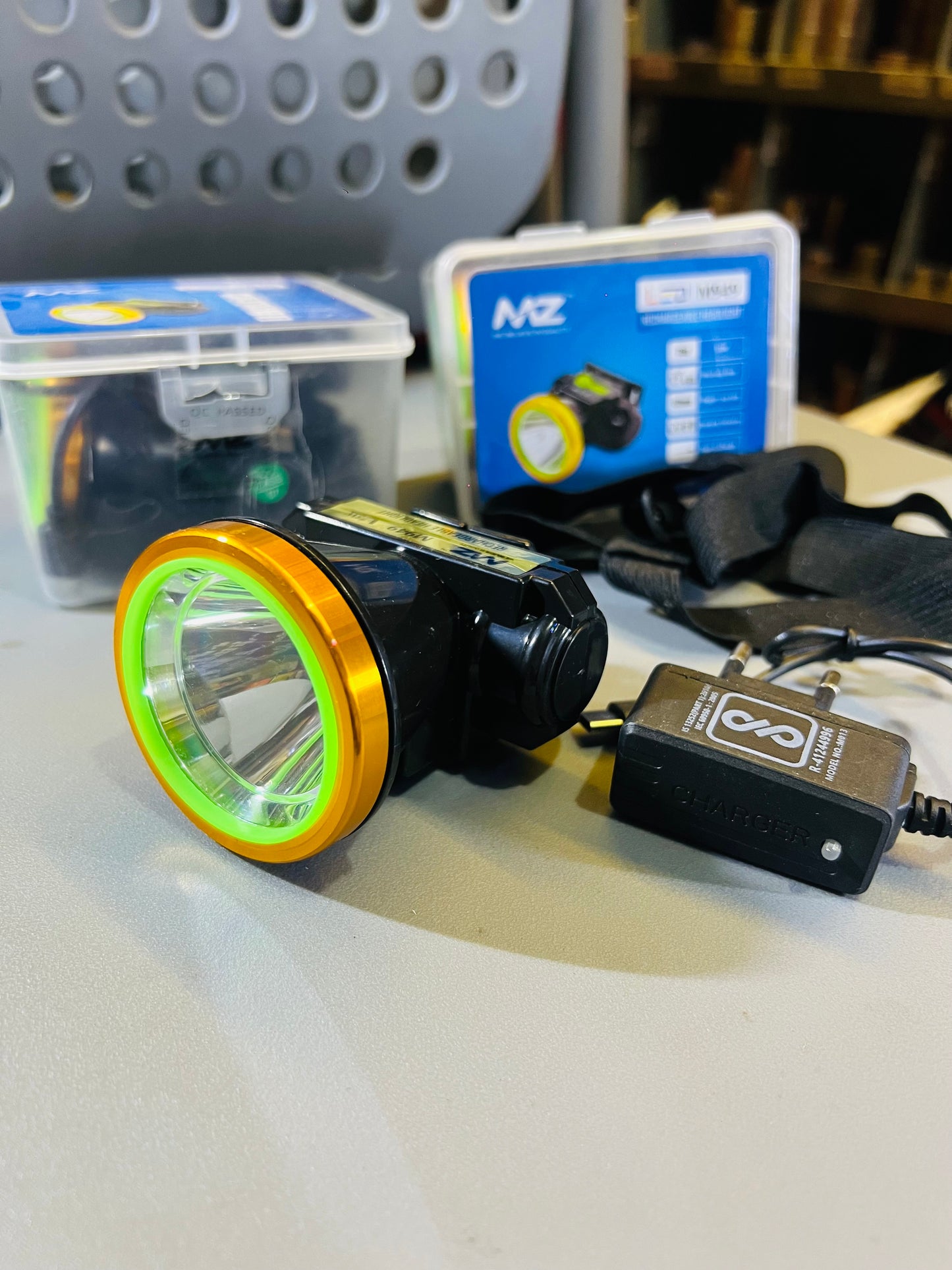Head Torch / हेड टॉर्च